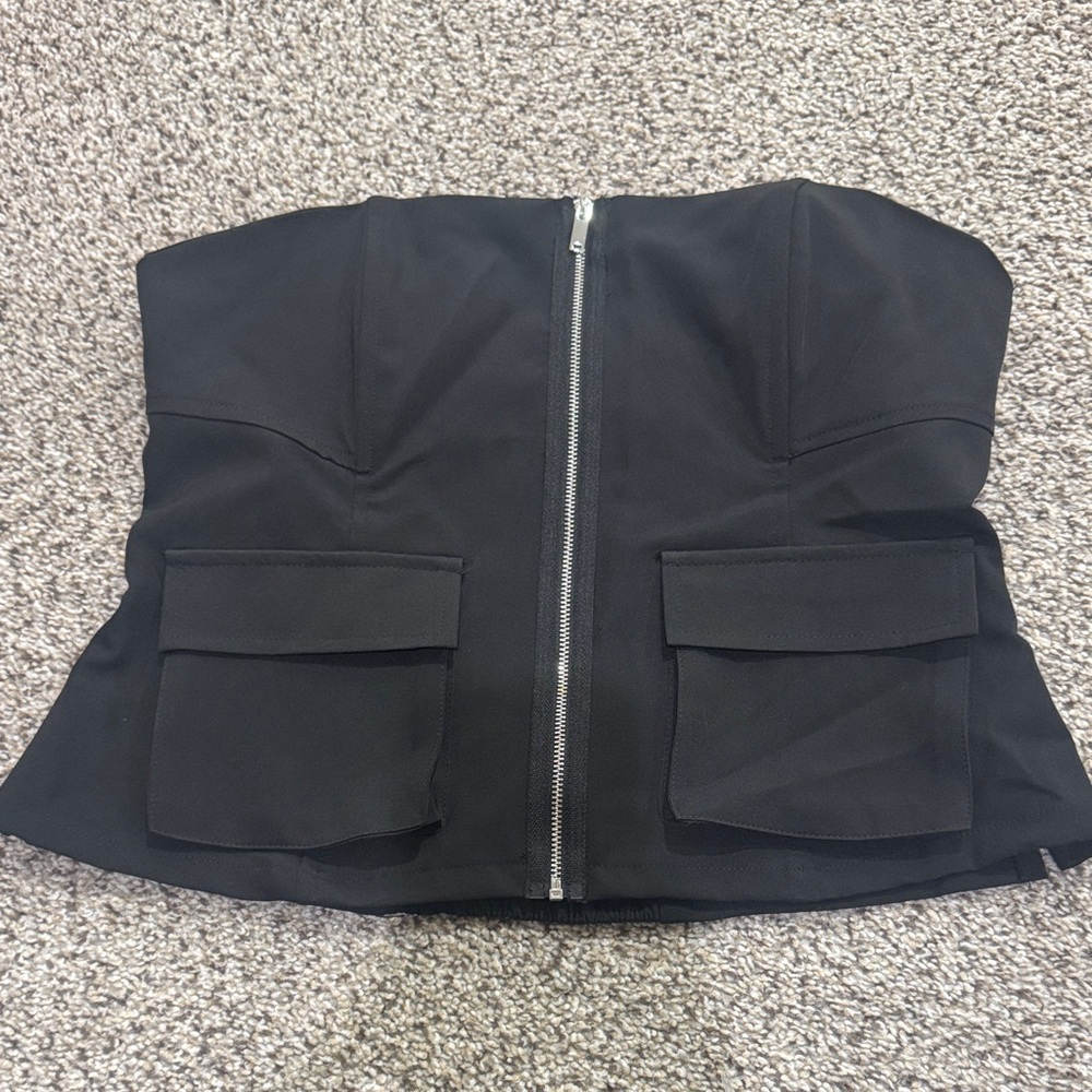 like an angel Black Strapless Crop Top with Front Zip